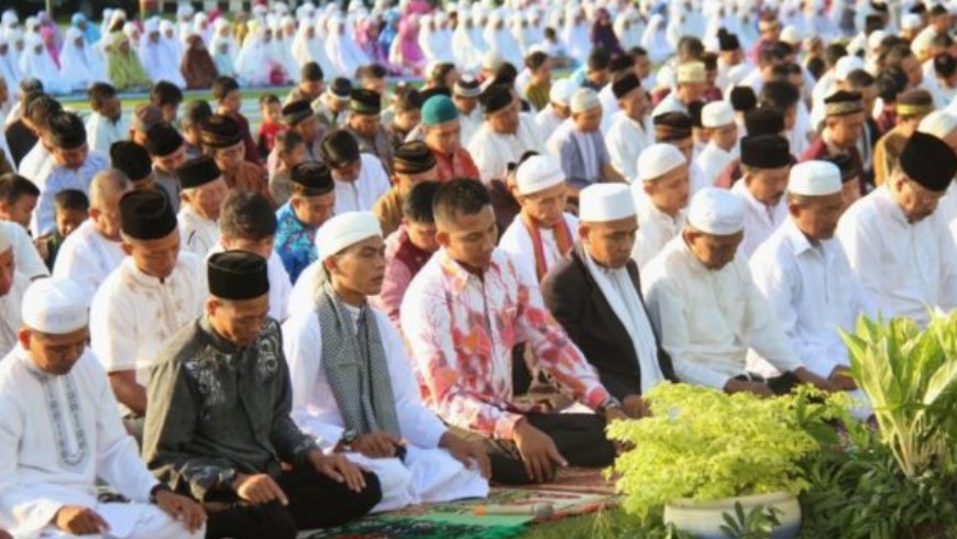 Kedudukan Shalat Zhuhur bagi Yang Tidak Shalat Jum’at di Hari ‘Id