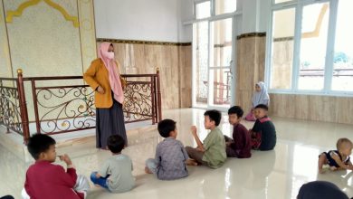 Hukum Bermain dan Bernyanyi di Masjid