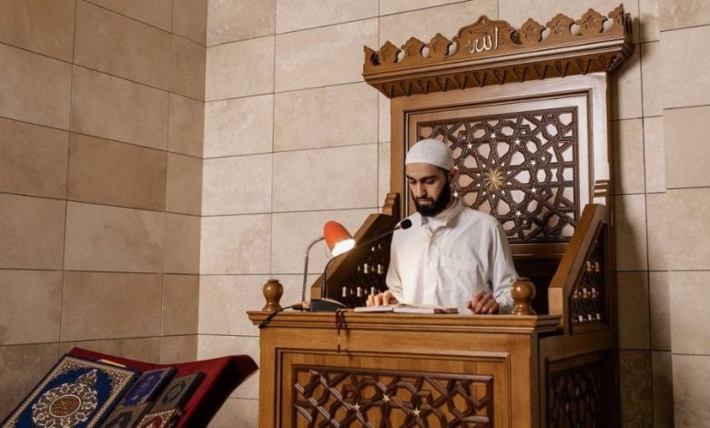 Hukum Khatib Jum’at Live TikTok