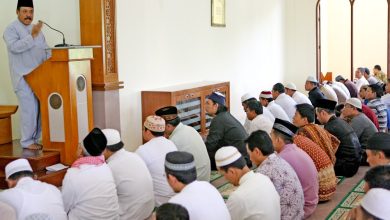 Shalat Jum’at Dimulai Setengah Jam Sebelum Zhuhur